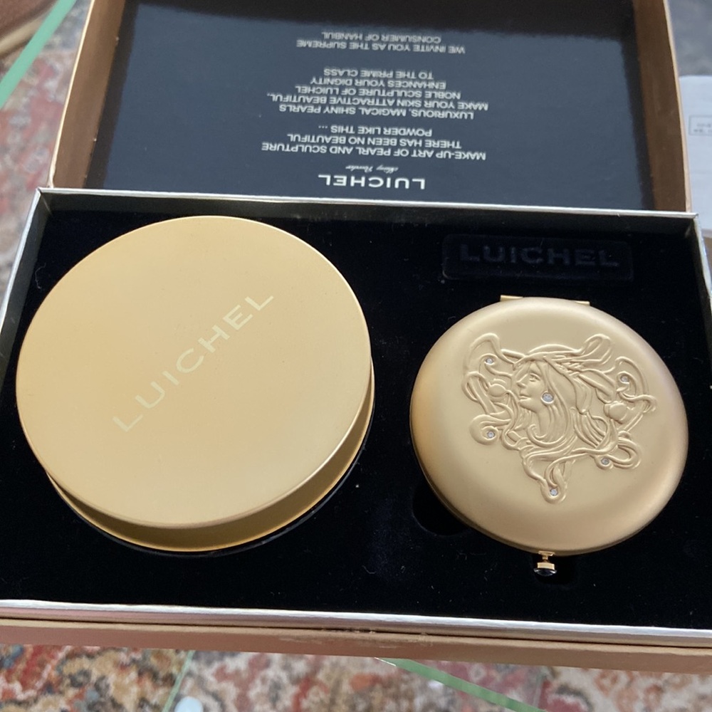 NIB powder compact
